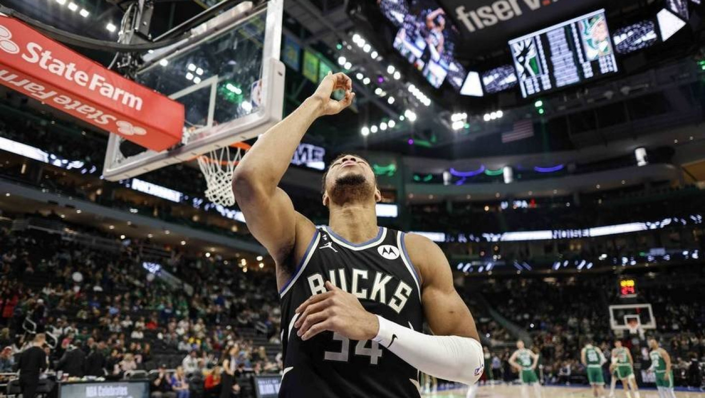 Forbes: Ο Αντετοκούνμπο στην 4άδα των πιο ακριβοπληρωμένων τη σεζόν 2023/24