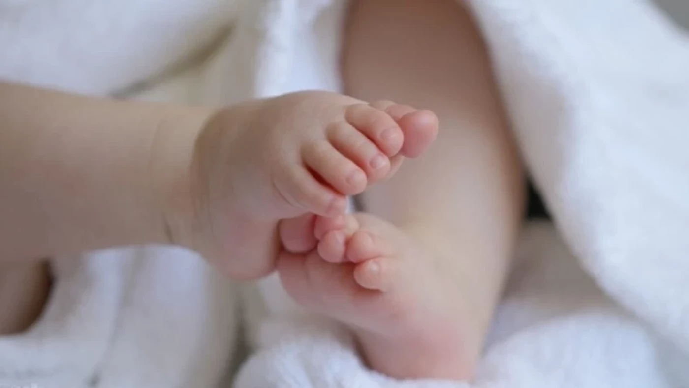 Σοκ στην Εύβοια: Γυναίκα πούλησε το μωρό της για 700 ευρώ