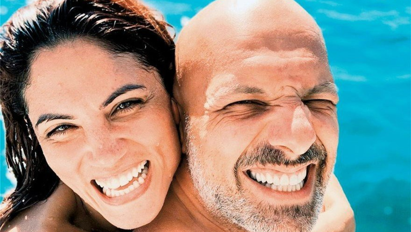 Νίκος Μουτσινάς: «Η Μαίρη Συνατσάκη με βοήθησε να βρω μια παρένθετη μητέρα»