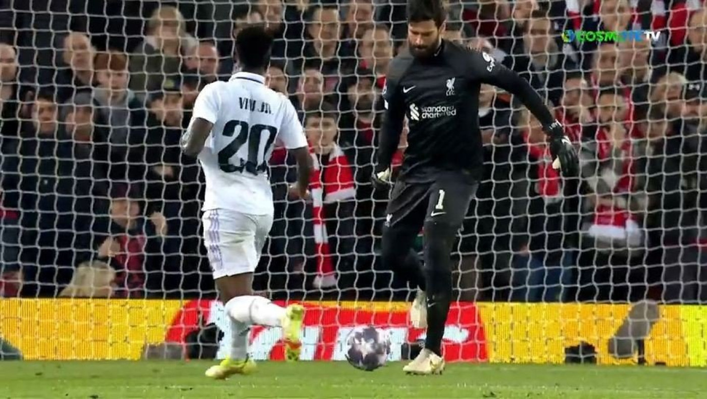 Γιουβέντους﻿: Εξετάζει Άλισον και Ντε Χέα