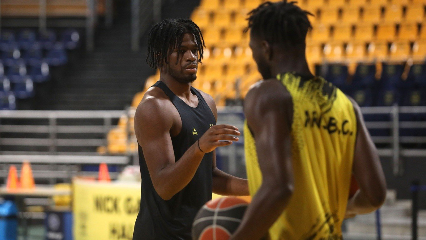 Άρης: Καθαρά Δευτέρα στο γήπεδο