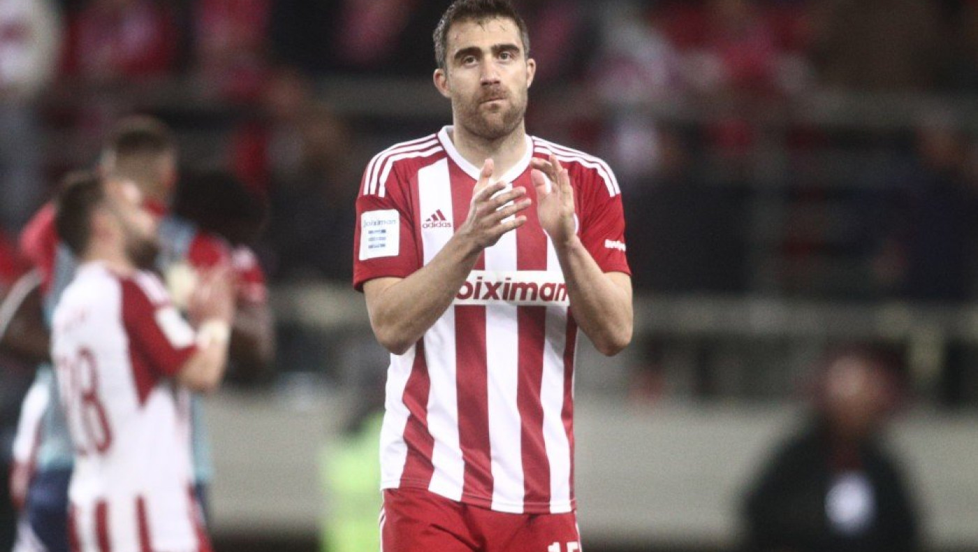 Παπασταθόπουλος: «Τιμή μου που φόρεσα τη φανέλα του Ολυμπιακού»