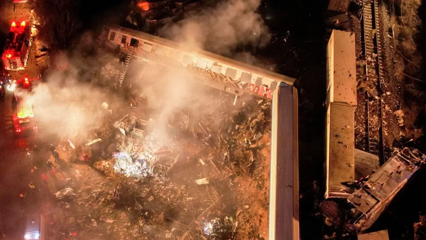 Τραγωδία στα Τέμπη από σφοδρή σύγκρουση τρένων -32 νεκροί και 85 τραυματίες