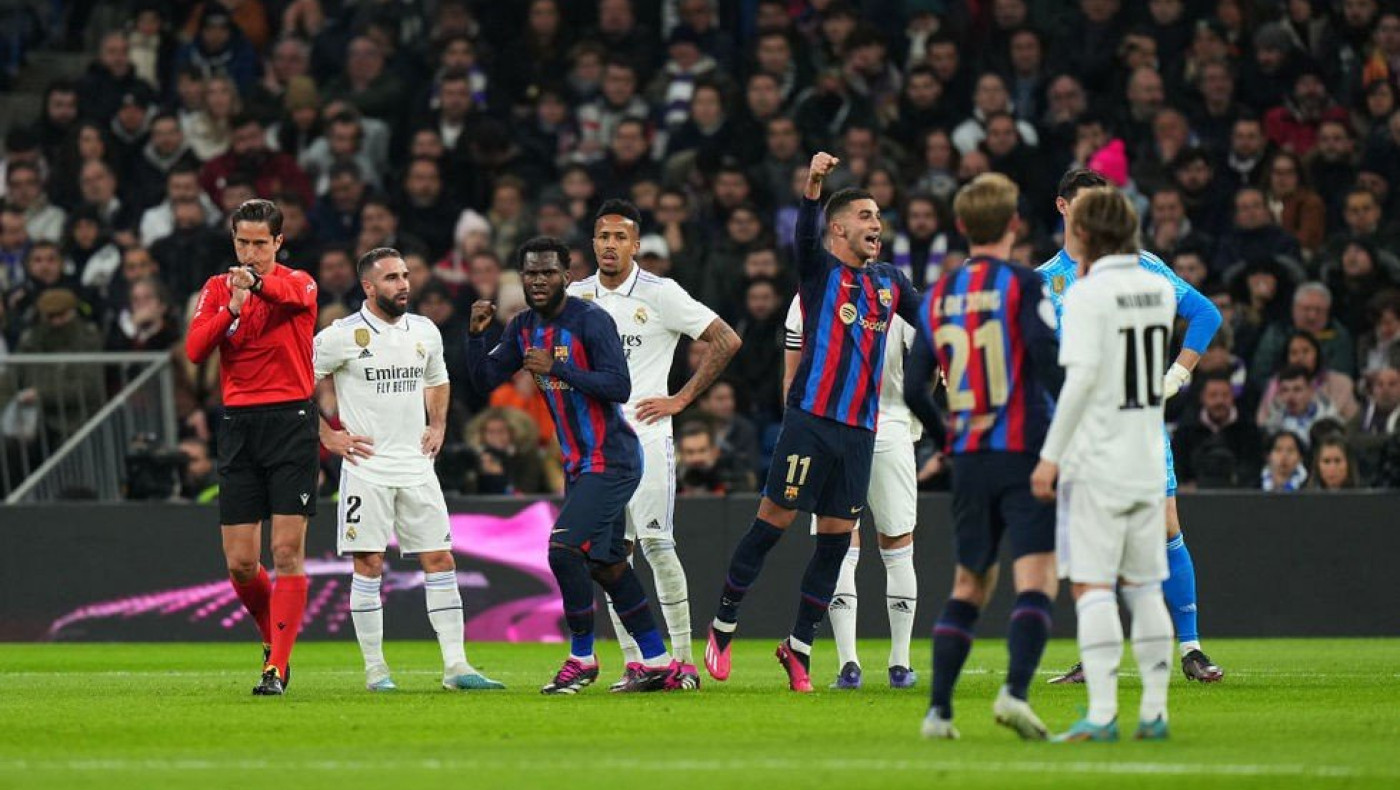 Προβάδισμα με αυτογκόλ για Μπαρτσελόνα μέσα στο «Μπερναμπέου»