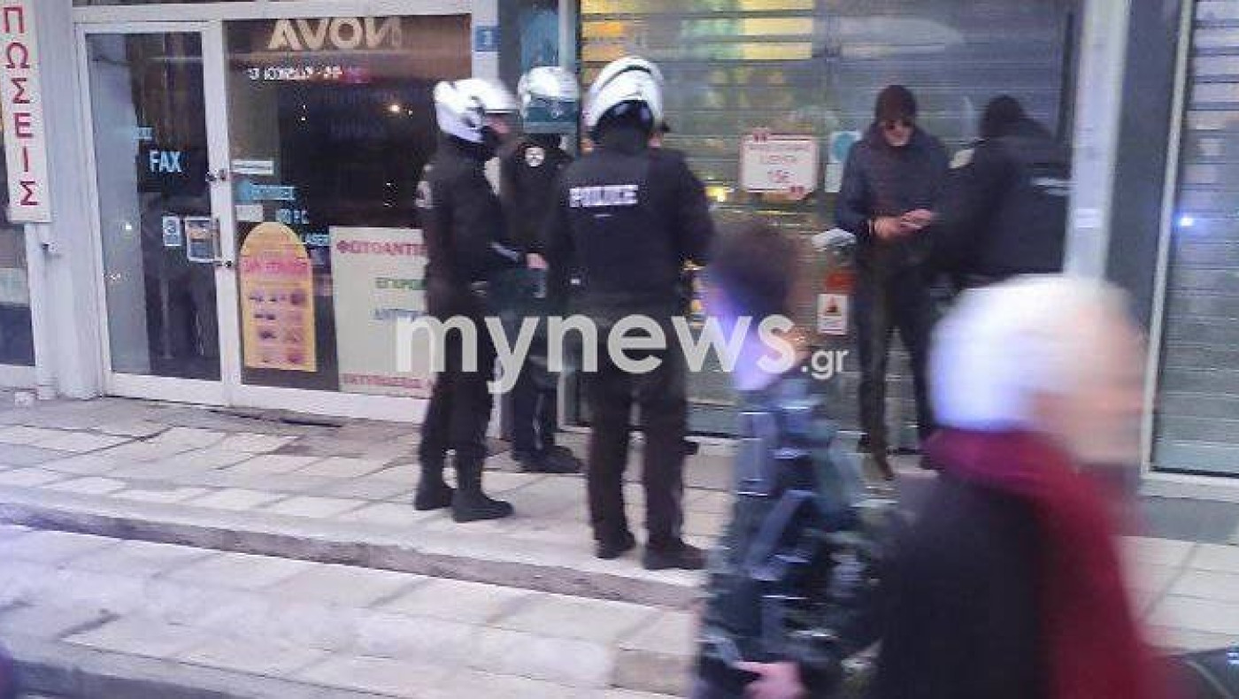 Θεσσαλονίκη: Αστυνομικοί κυνήγησαν και κατέβασαν ληστές από το λεωφορείο