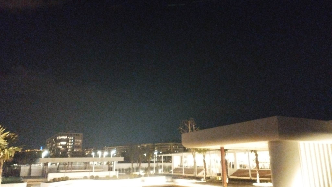 Εντυπωσιάζει στον εξωτερικό του χώρο το παλιό Ιντέρνι, της οικογένειας Σαββίδη