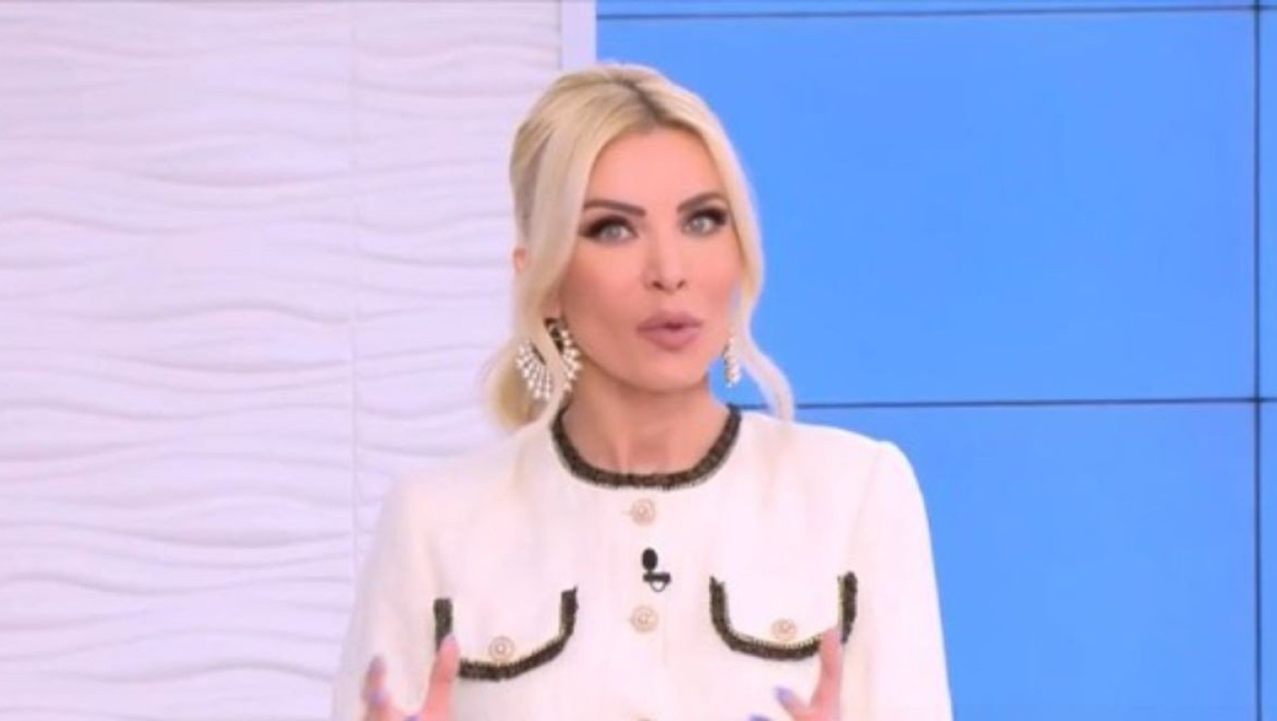 Καινούργιου: «Όταν βγαίνω έξω δεν πέφτουν... ανάσκελα, έχω φάει επικές χυλόπιτες!»