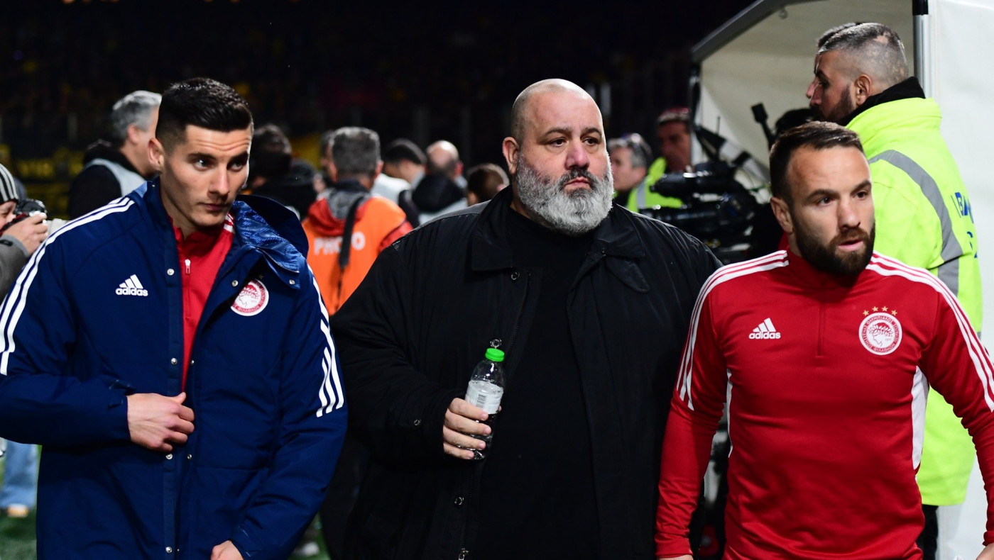 Ξέσπασμα Καραπαπά κατά της διαιτησίας: «Αίσχος και ξεφτίλα»