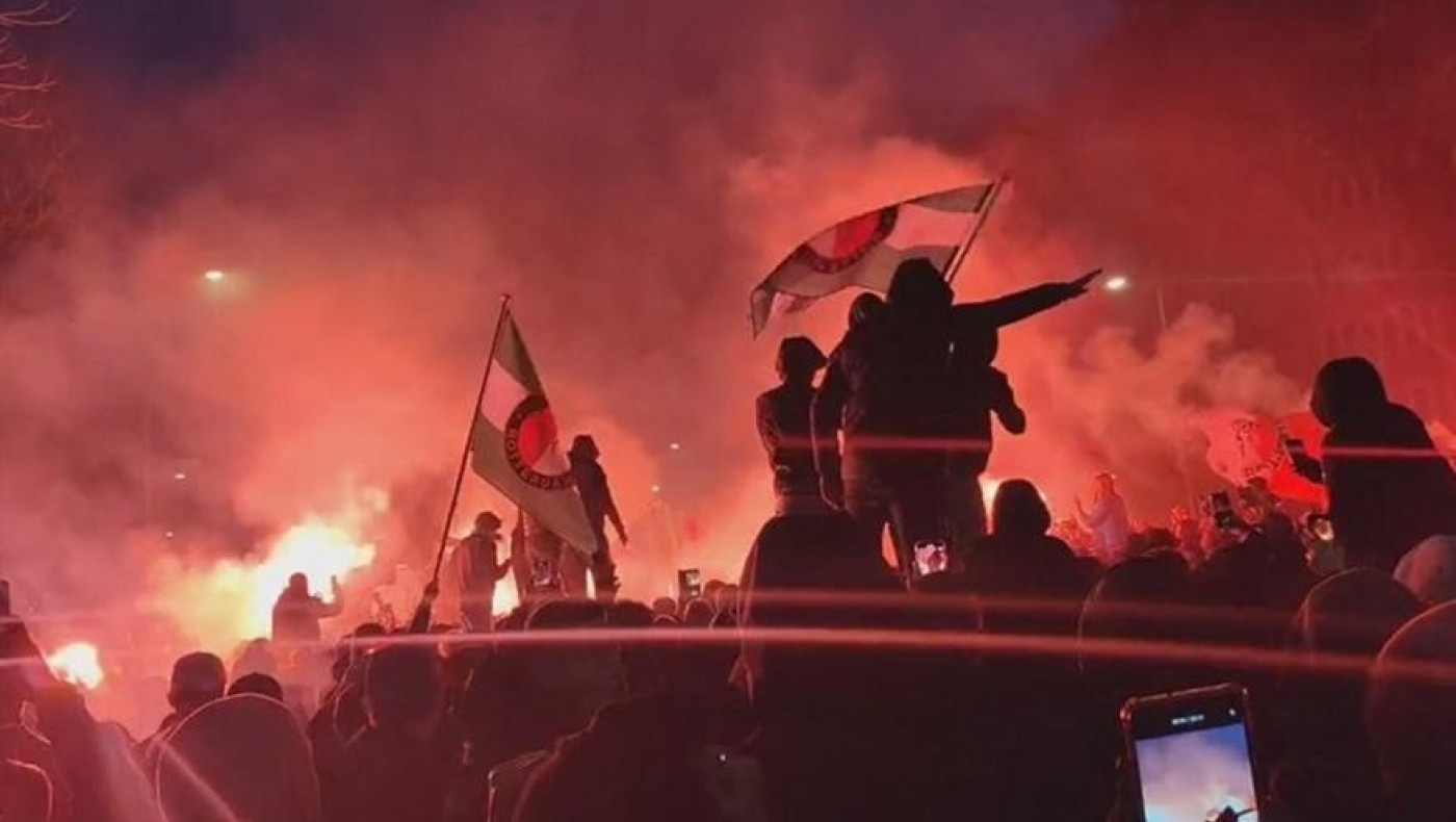 «Κάηκε» το Ρότερνταμ από τους οπαδούς της Φέγενορντ μετά το διπλό στο Άμστερνταμ