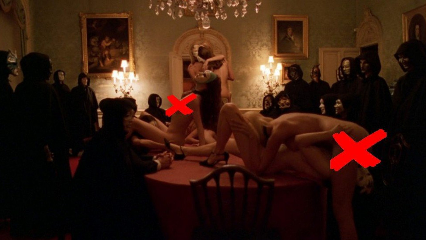 Όργια αδελφότητας στην Αθήνα: Η μεταμφίεση, οι ημίγυμνες γυναίκες και η «τελετή» των 250 ευρώ