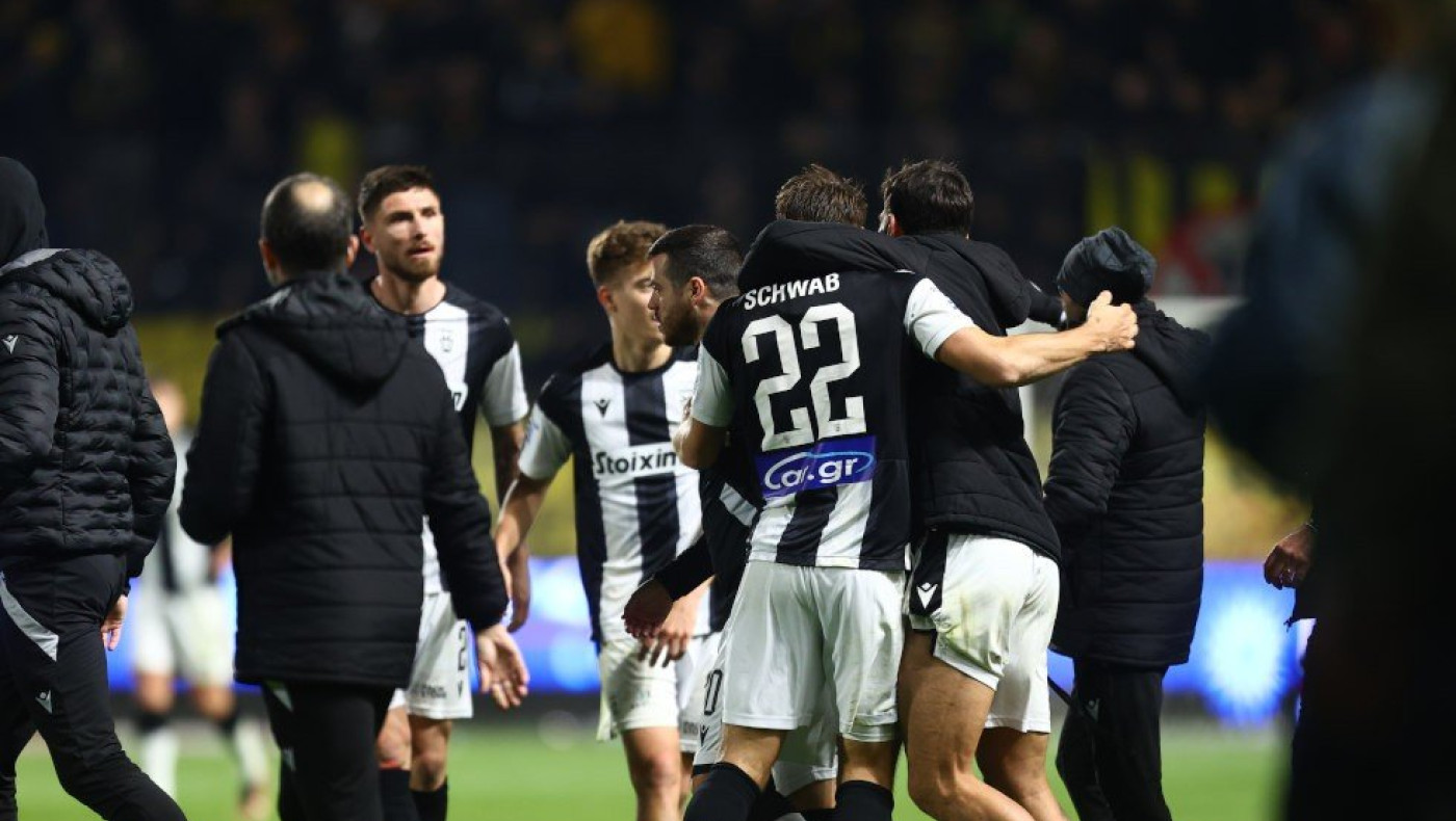 Οι πανηγυρισμοί των παικτών του ΠΑΟΚ μετά τη νίκη επί του Άρη