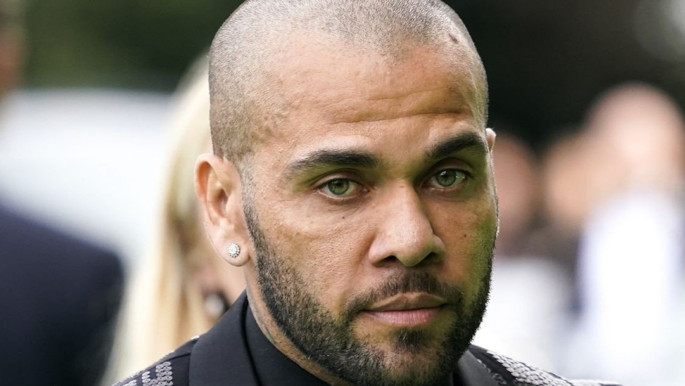 Η καθημερινότητα του Ντάνι Άλβες στη φυλακή: Υπογράφει φανέλες και ζητά ως αντάλλαγμα τσιγάρα!