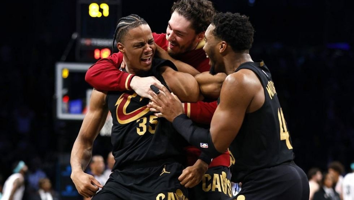 Ανατροπή των Καβς με τρίποντο στο τέλος του Οκόρο στο διπλό τετράδας