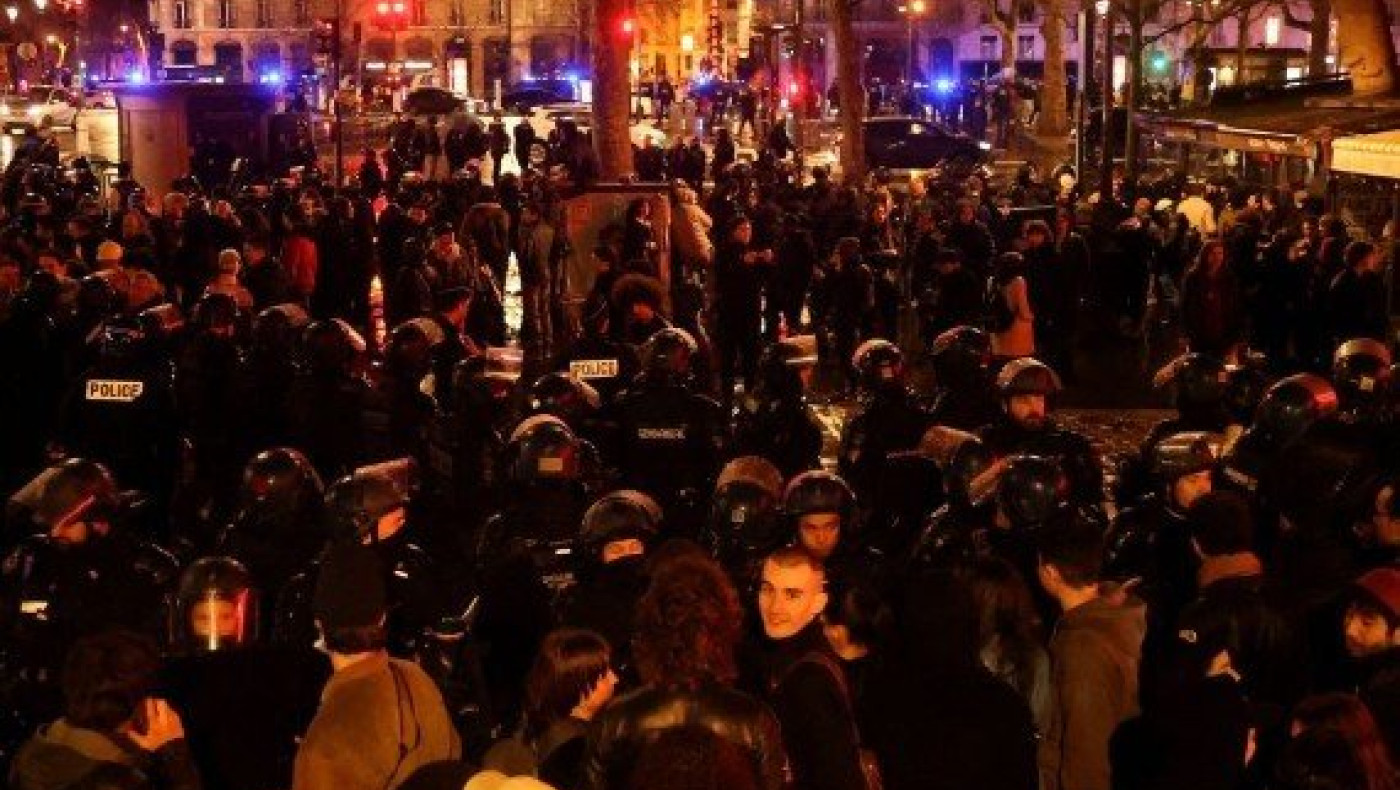 Στις «φλόγες» η Γαλλία: Εξοργισμένοι οι πολίτες με τον Μακρόν (vids)