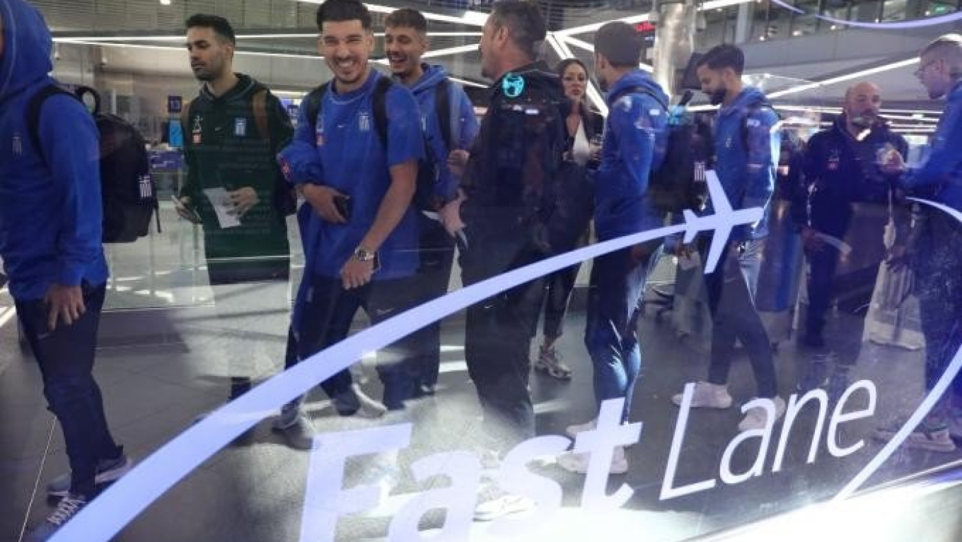 Πέταξε για Φάρο η Ελλάδα