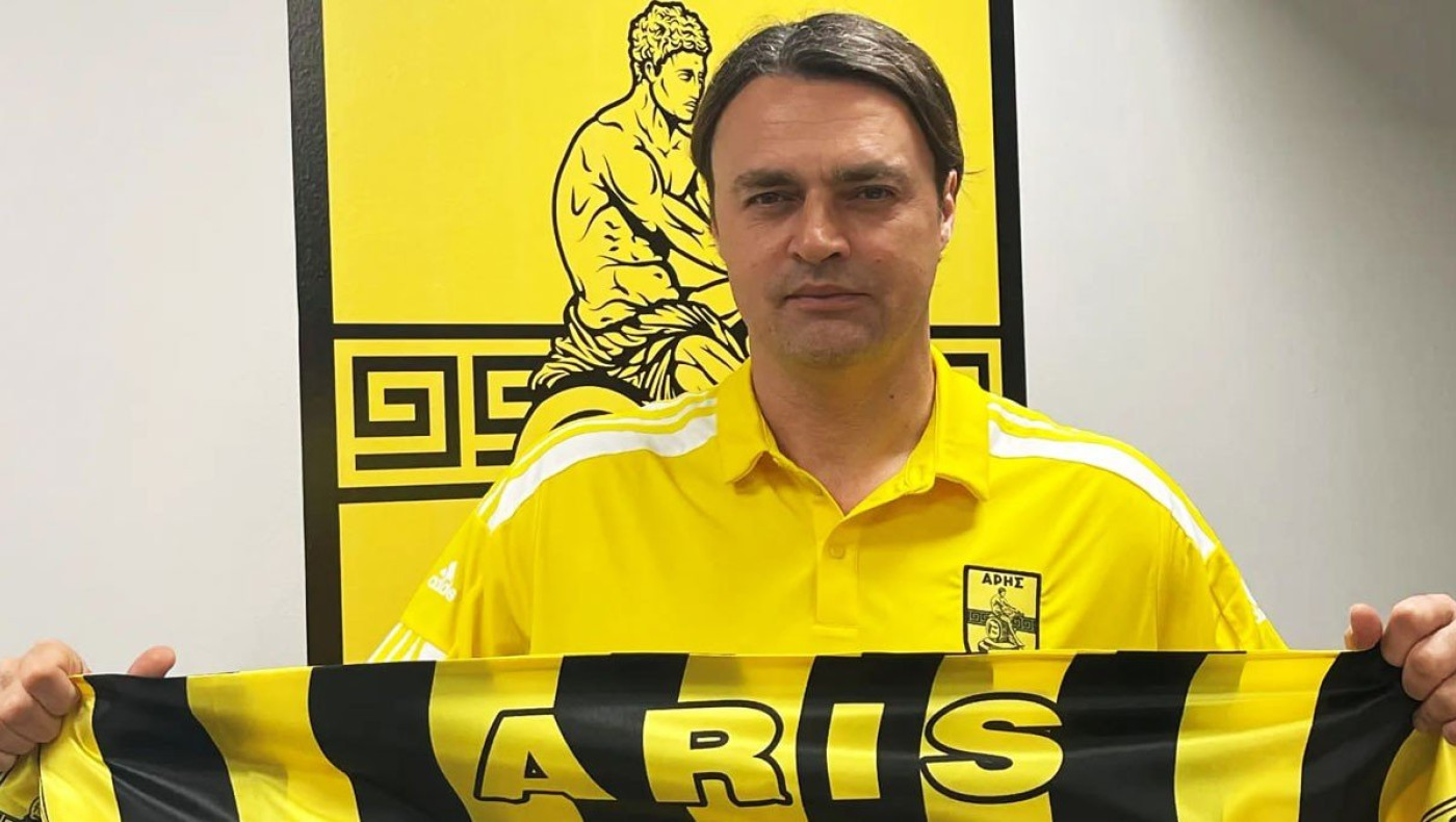 Καταστρώνει το σχέδιο του