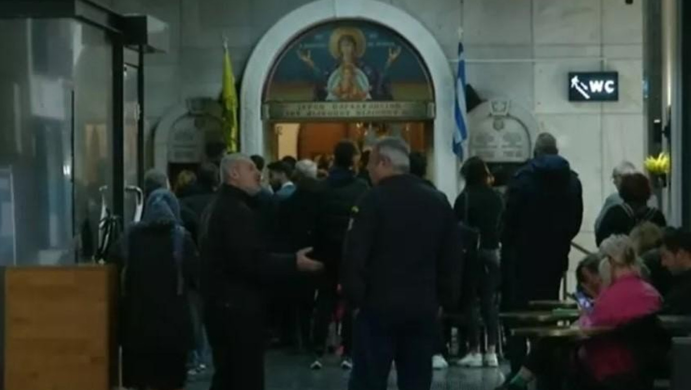 Θεσσαλονίκη: Σε βαρύ κλίμα το μνημόσυνο στον σταθμό τρένων- Ξεκινούν από αύριο οι απολογίες