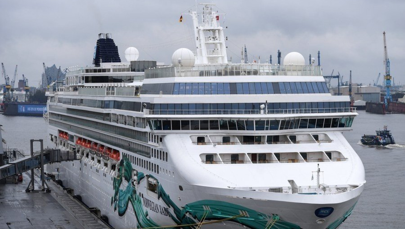 Βόλος: Έδεσε στο λιμάνι το γιγάντιο κρουαζιερόπλοιο «Norwegian Jade» με χιλιάδες τουρίστες!