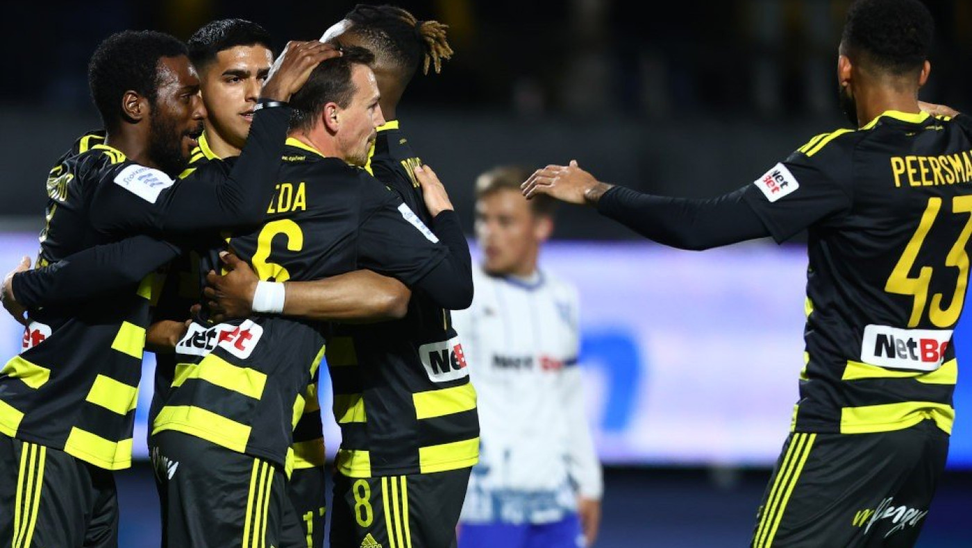 Κλειστά χαρτιά λόγω διεθνών και προγράμματος