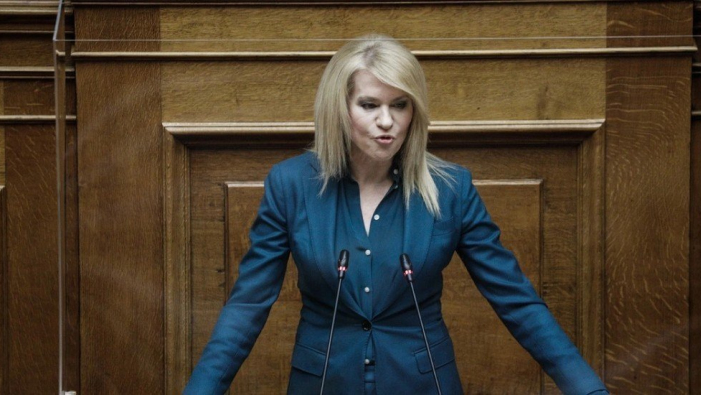 Νέο χτύπημα από Τζάκρη: Ζητά πλαφόν 5% σε 15 μεγάλες εταιρείες στην ενέργεια, τα διυλιστήρια και τον τραπεζικό τομέα