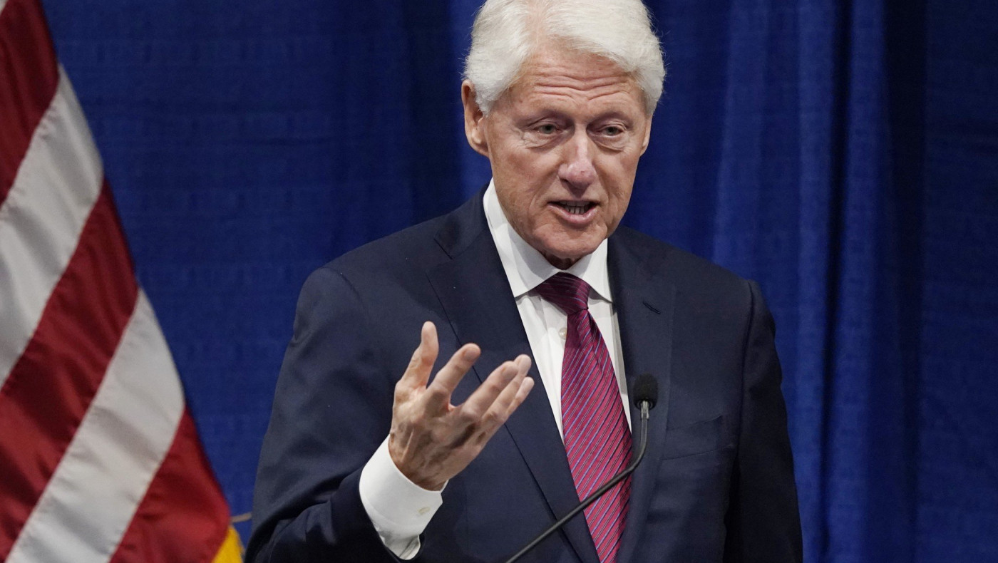 Μπιλ Κλίντον: «Λυπάμαι που πίεσα την Ουκρανία να εγκαταλείψει τα πυρηνικά της»