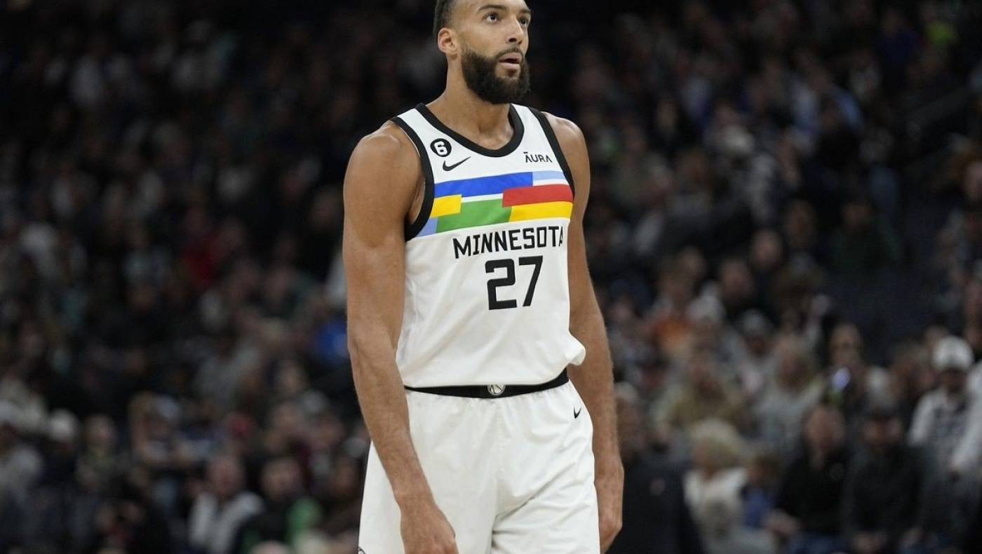 ΝΒΑ: Απολογήθηκε ο Γκομπέρ για το χτύπημα στον Άντερσον