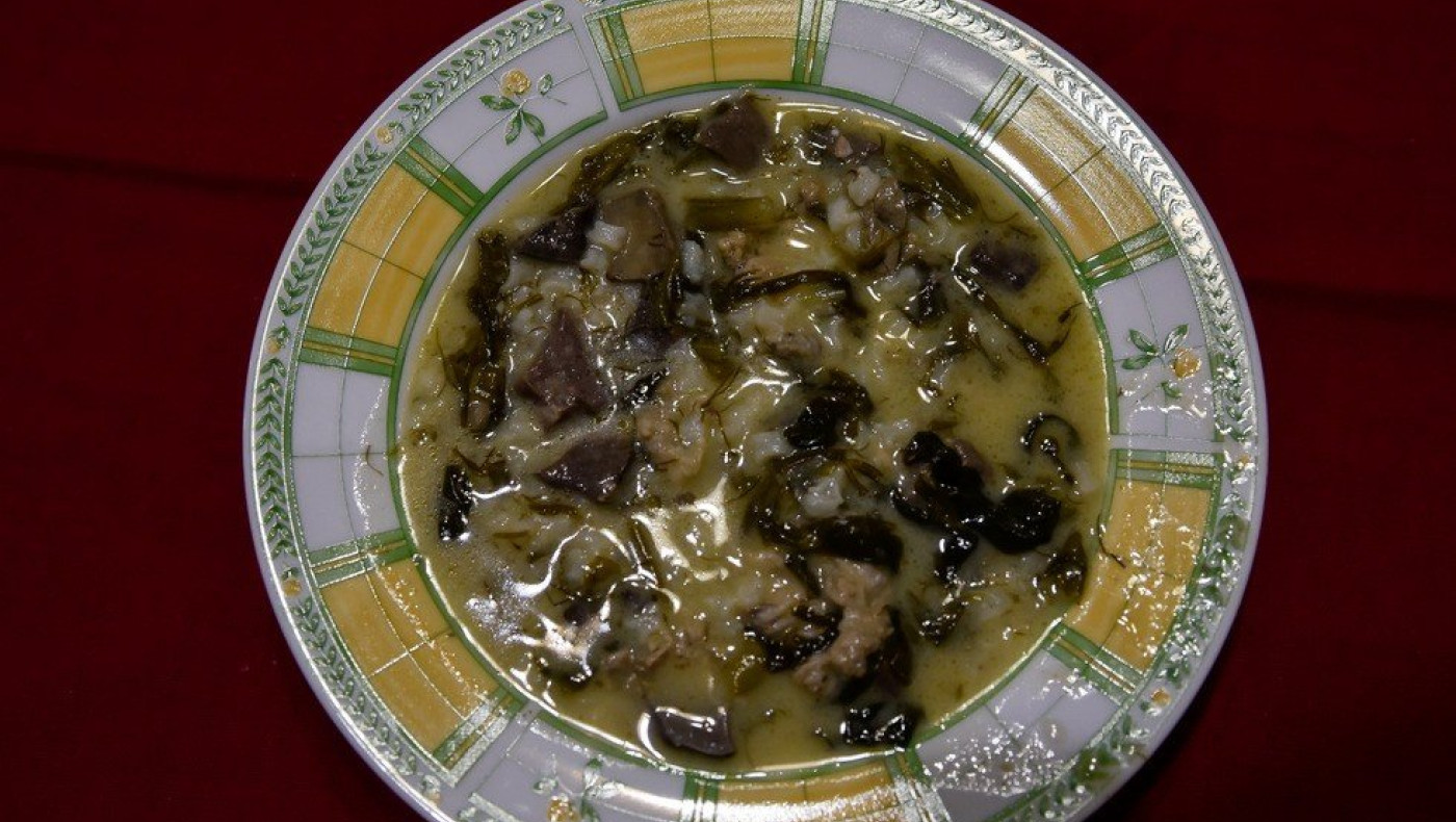 Απανωτά σοκ στον οργανισμό όταν μετά από νηστεία τρώμε αρνί και μαγειρίτσα