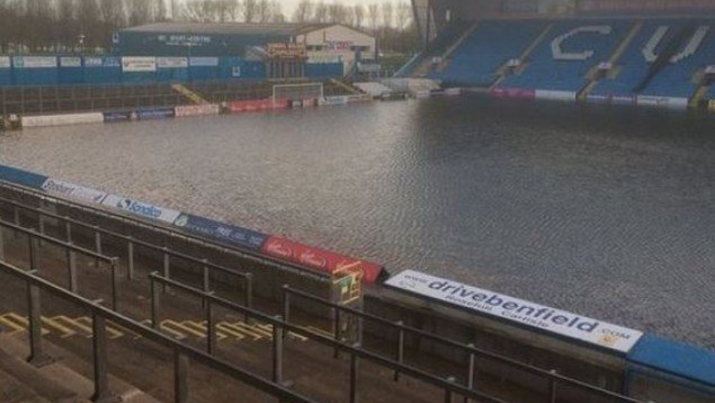 Γήπεδο-πισίνα και στην Αγγλία! (videos)