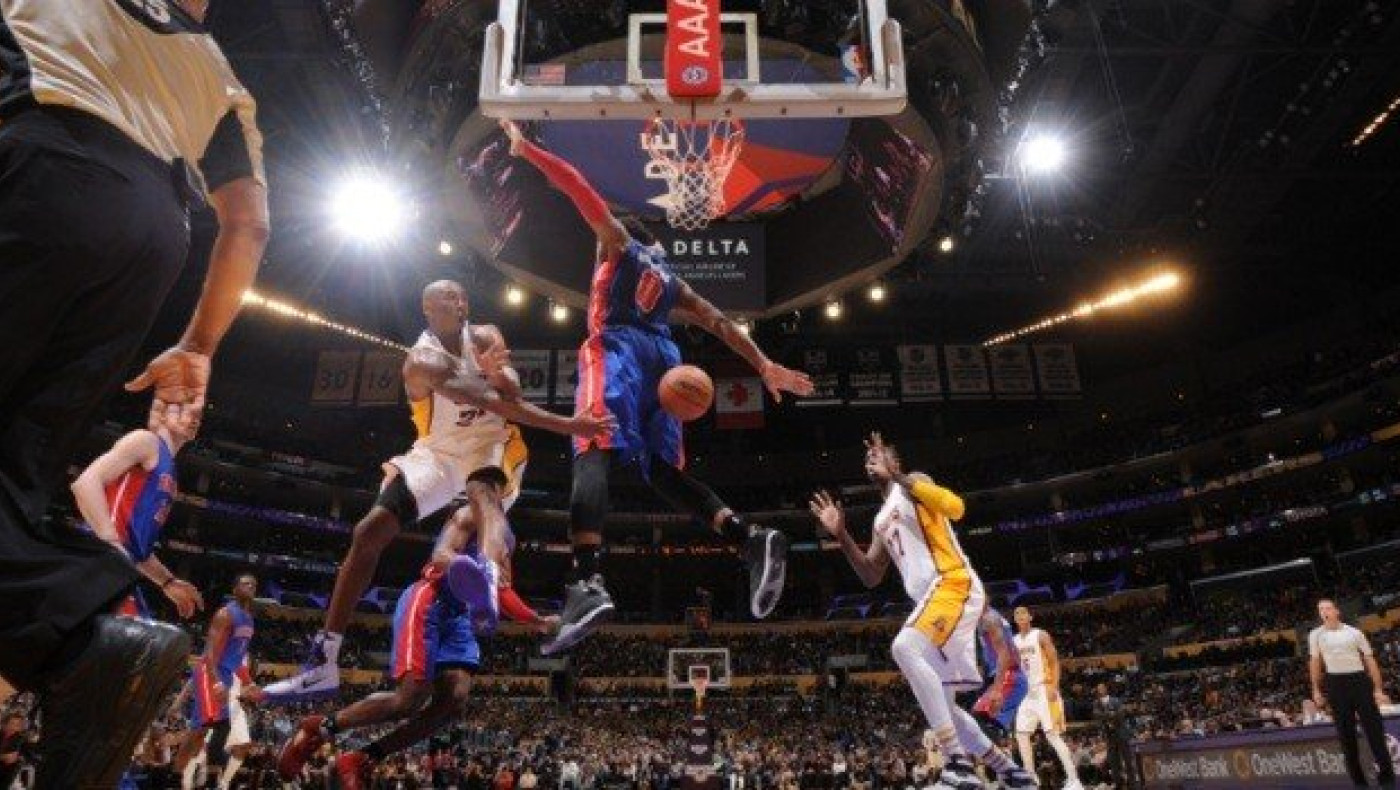 Οι Λέικερς είναι εδώ (videos)