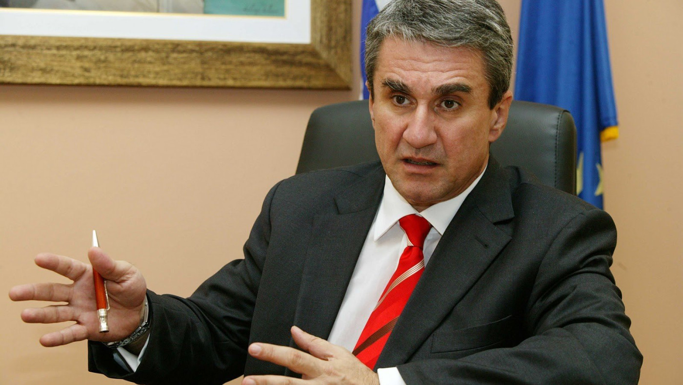 Περίεργες… παρεμβάσεις