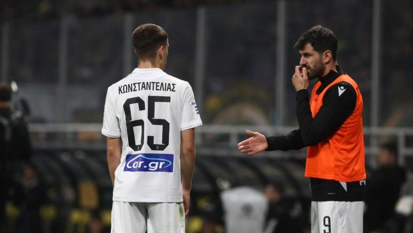 ΑΕΚ - ΠΑΟΚ: Χειροκροτήθηκε την ώρα της αλλαγής του ο Κωνσταντέλιας