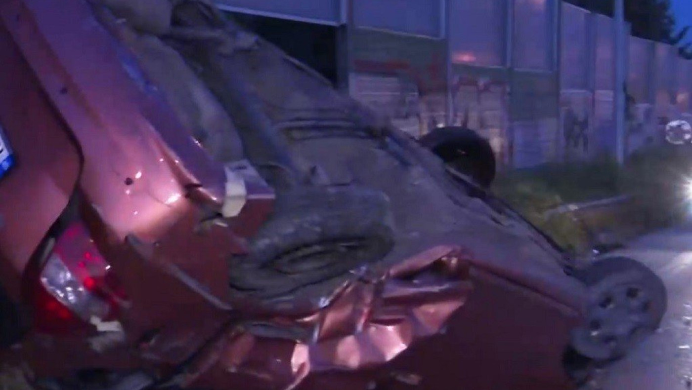 Θεσσαλονίκη: Ανατροπή ΙΧ στον Περιφερειακό – Η οδηγός απεγκλωβίστηκε μόνη της (vid)