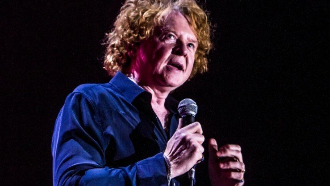 Ο Μικ Χάκναλ των Simply Red μίλησε για «την άγρια σεξουαλική του ζωή»!