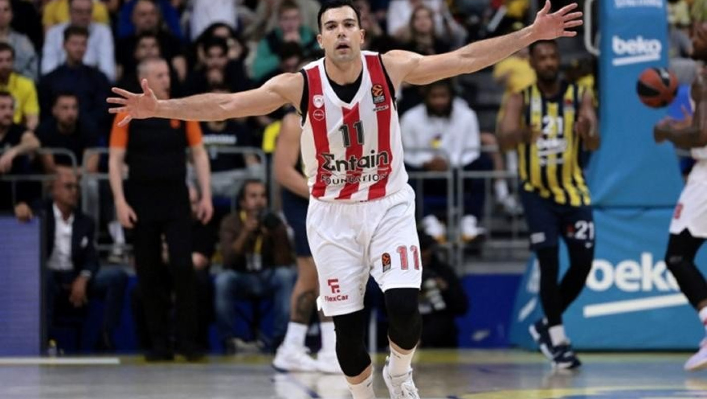 Βεζένκοφ σε Σλούκα στο τελευταίο τάιμ άουτ: «Πάσα, πάτα το και σούταρε»!