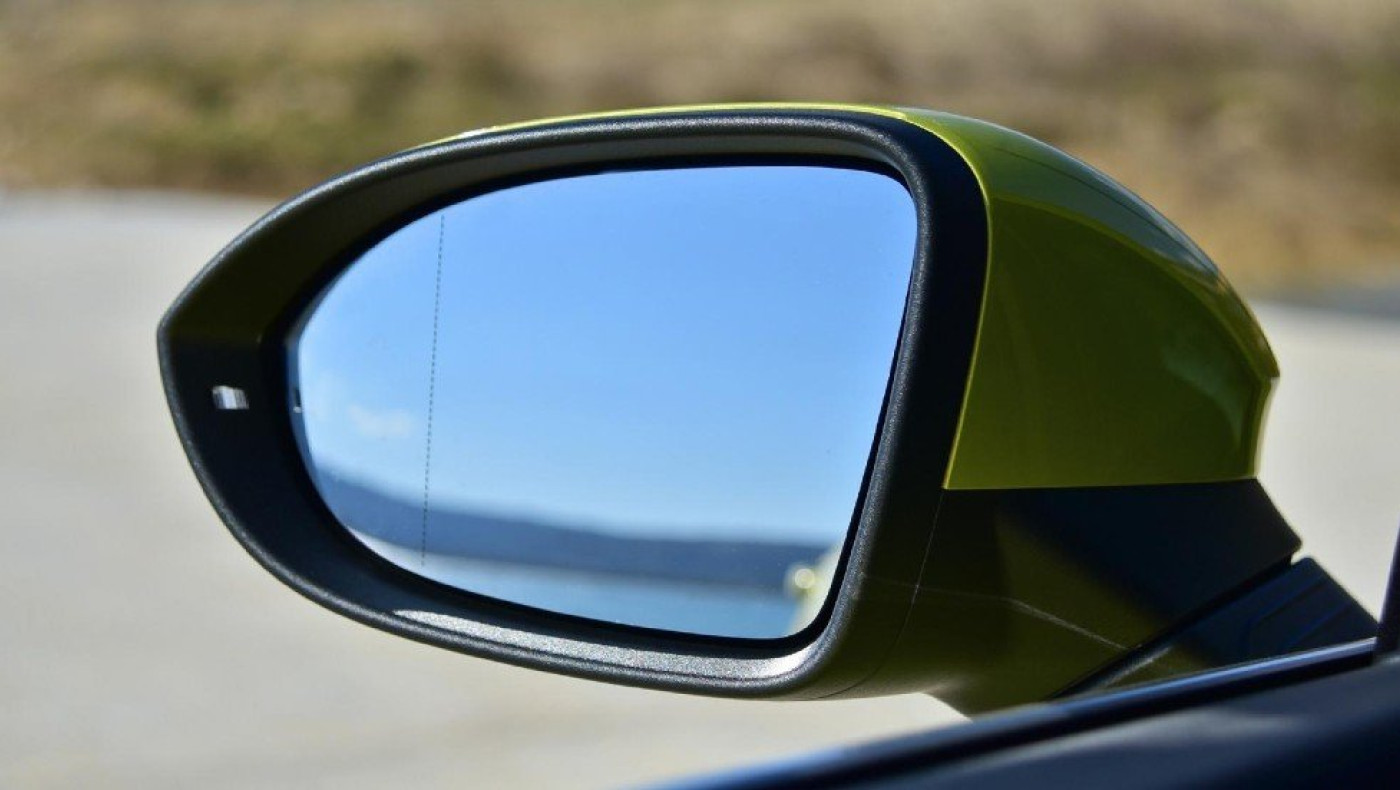 Για ποιον λόγο δεν πρέπει να κλείνετε τον καθρέπτη του αυτοκινήτου σας
