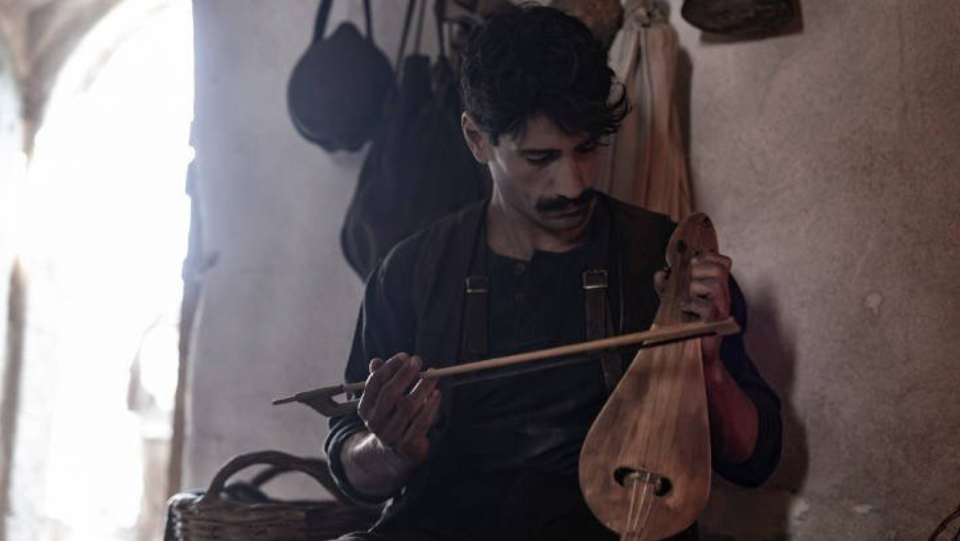 «17 Κλωστές»: Η νέα σειρά του Τσαφούλια που πρωταγωνιστεί ο Πάνος Βλάχος - Βασισμένη σε αληθινά γεγονότα