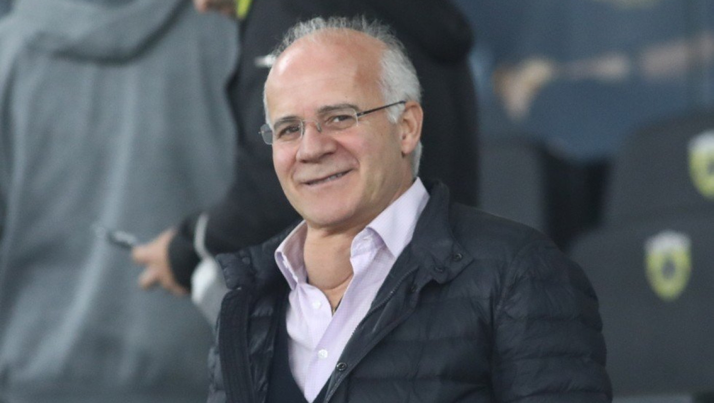 Έκλεισε και σαρώνει: Αυτό είναι το πρόσωπο-έκπληξη δίπλα στον Μητσικώστα