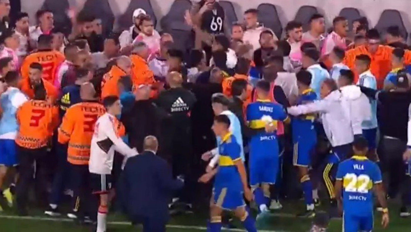 Αργεντινή: Σύρραξη στο Ρίβερ Πλέιτ-Μπόκα Τζούνιορς με επτά κόκκινες κάρτες!