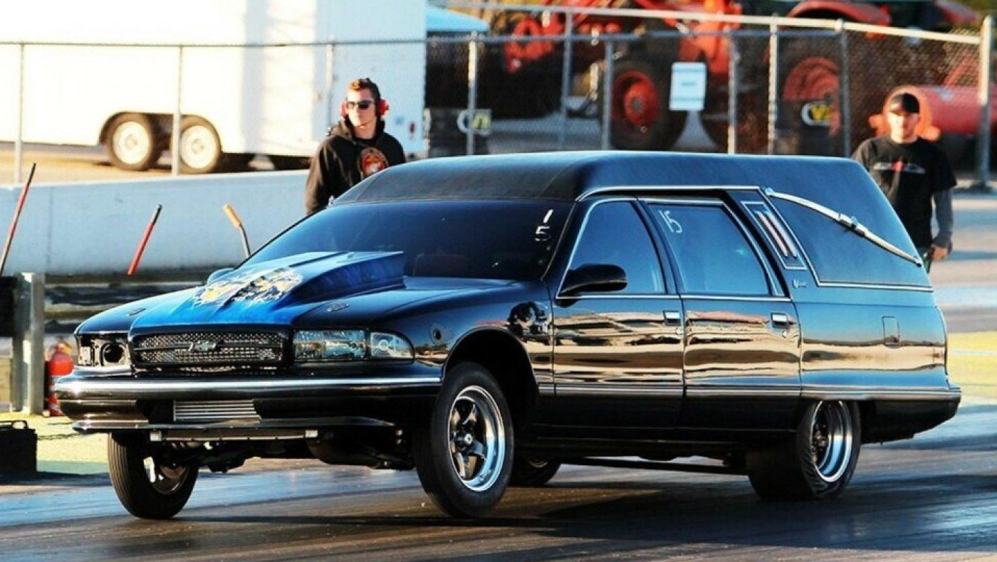 Κύπρος: Διέρρηξαν γραφείο κηδειών και διέφυγαν με νεκροφόρα!