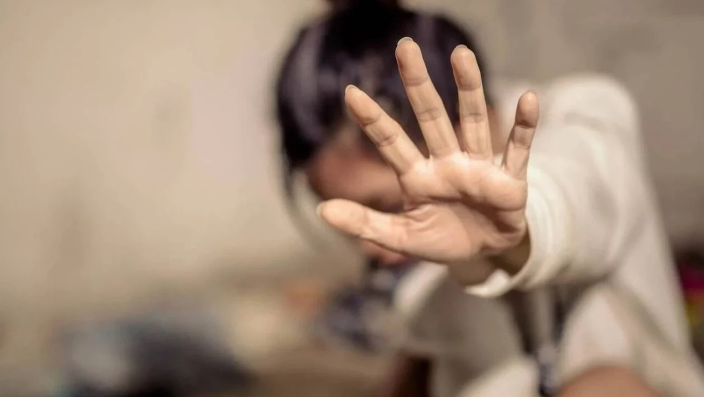 Χώρισε με τον σύντροφό της και αυτός μοίραζε ημίγυμνες φωτογραφίες της με το όνομά της!