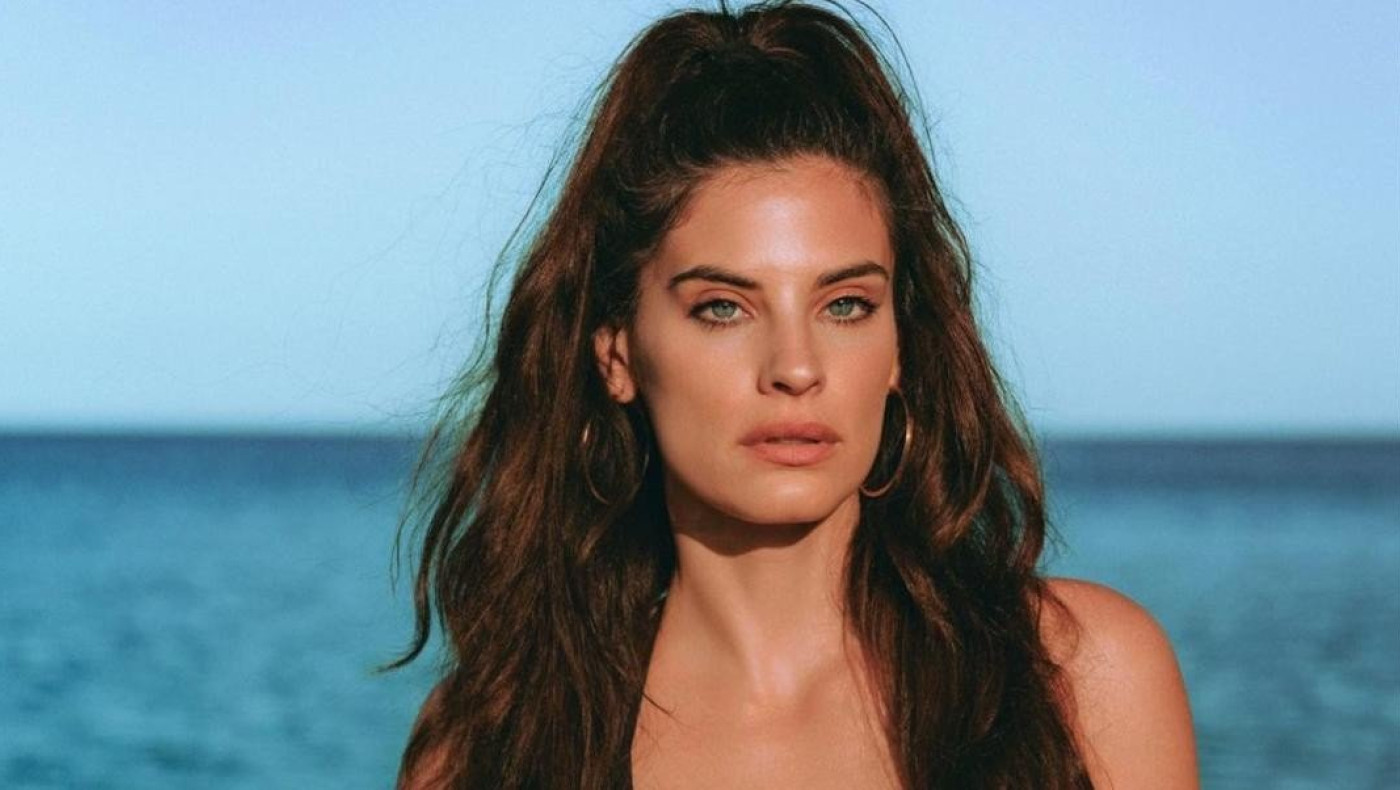 H Χριστίνα Μπόμπα ποζάρει με μπικίνι σε τρία διαφορετικά χρώματα και δεν ξέρεις ποιο να πρωτοδιαλέξεις