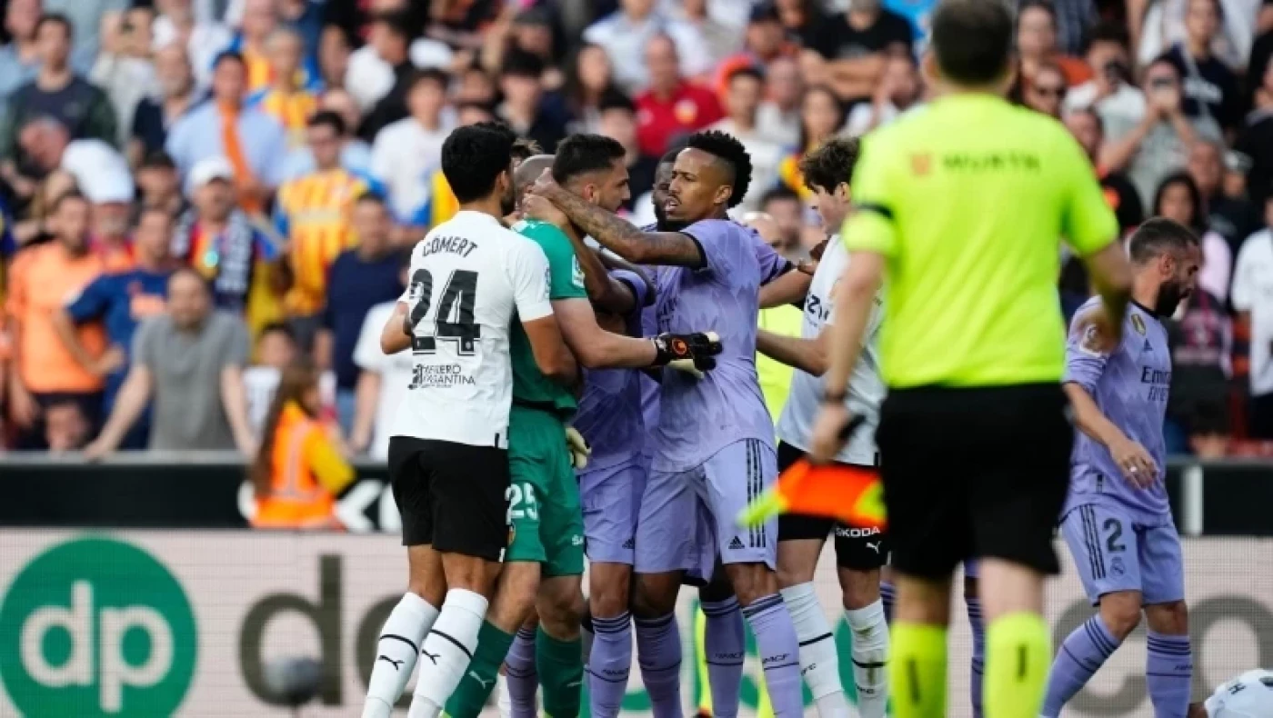 Βαλένθια - Ρεάλ: Ο VAR του «Μεστάγια» κι άλλοι πέντε διαιτητές διαγράφηκαν από την Ισπανική Ομοσπονδία!