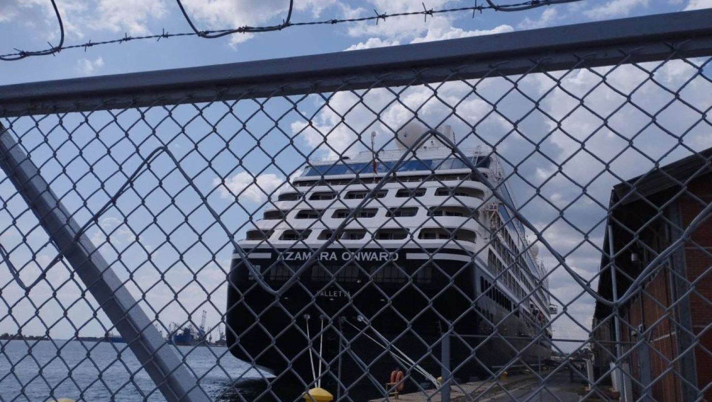 Το επιβλητικό Αζαμαρα έδεσε στο λιμάνι της Θεσσαλονίκης ﻿