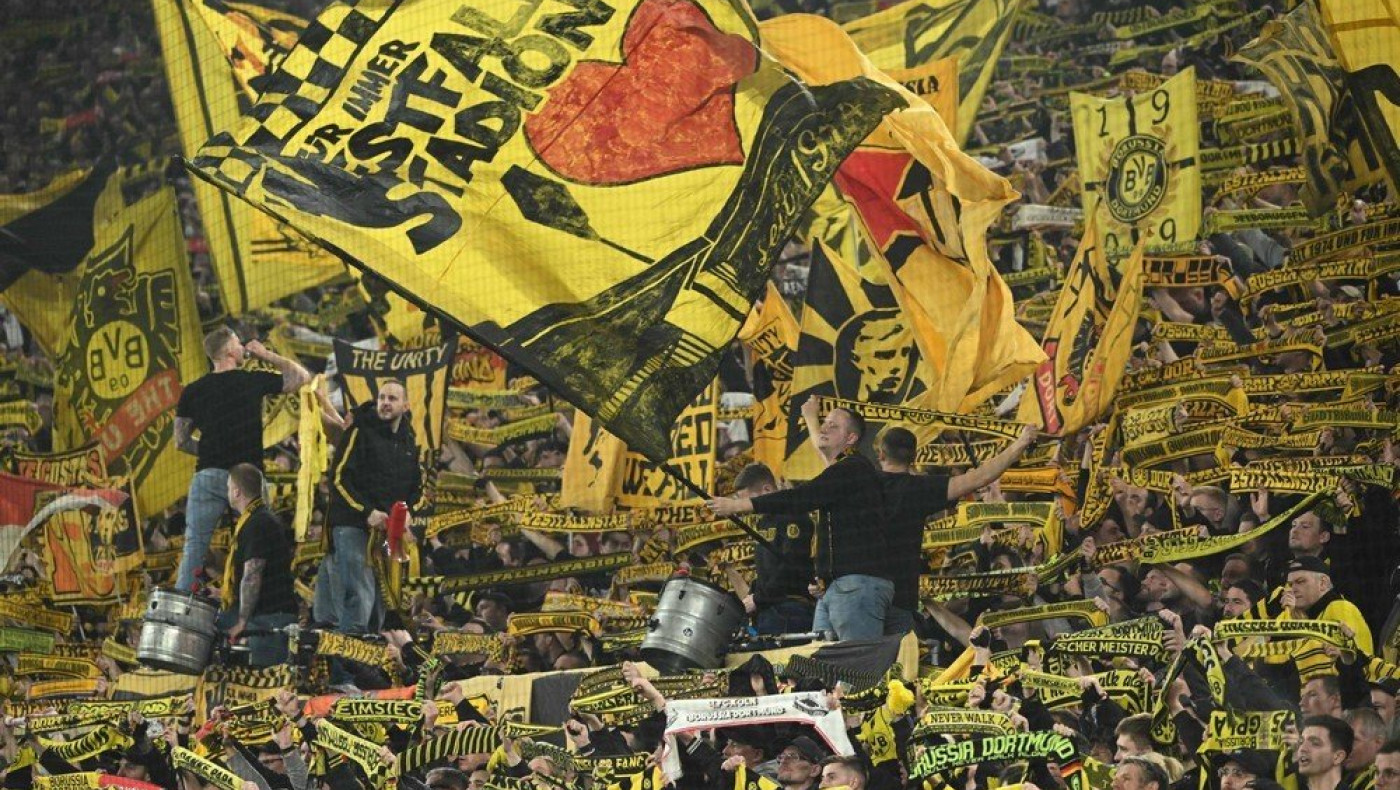 Δεν σταμάτησαν να τραγουδούν οι οπαδοί της Ντόρτμουντ, παρά το «πικρό» αποτέλεσμα
