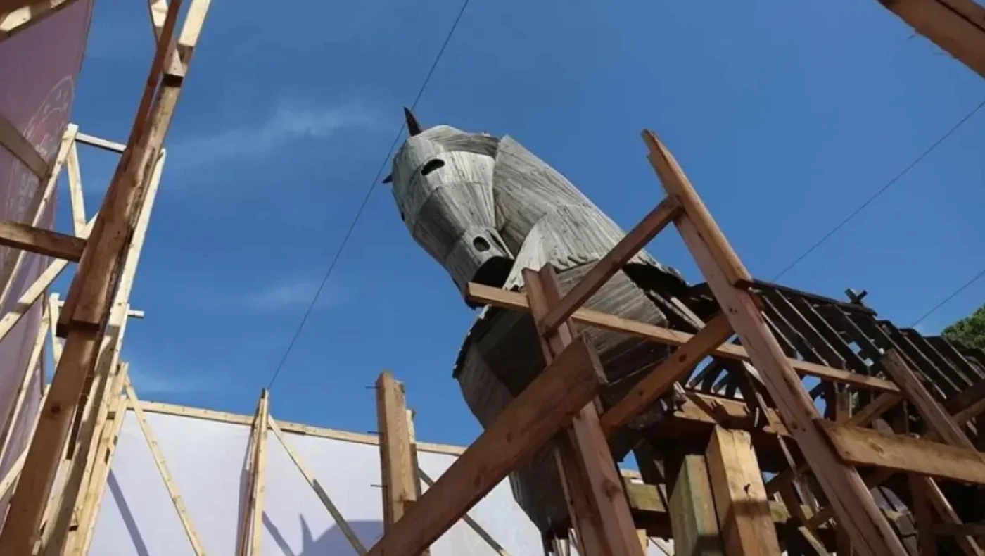 Τουρκία: «Ξαναφτιάχνεται» ο Δούρειος Ίππος στο Τσανάκαλε