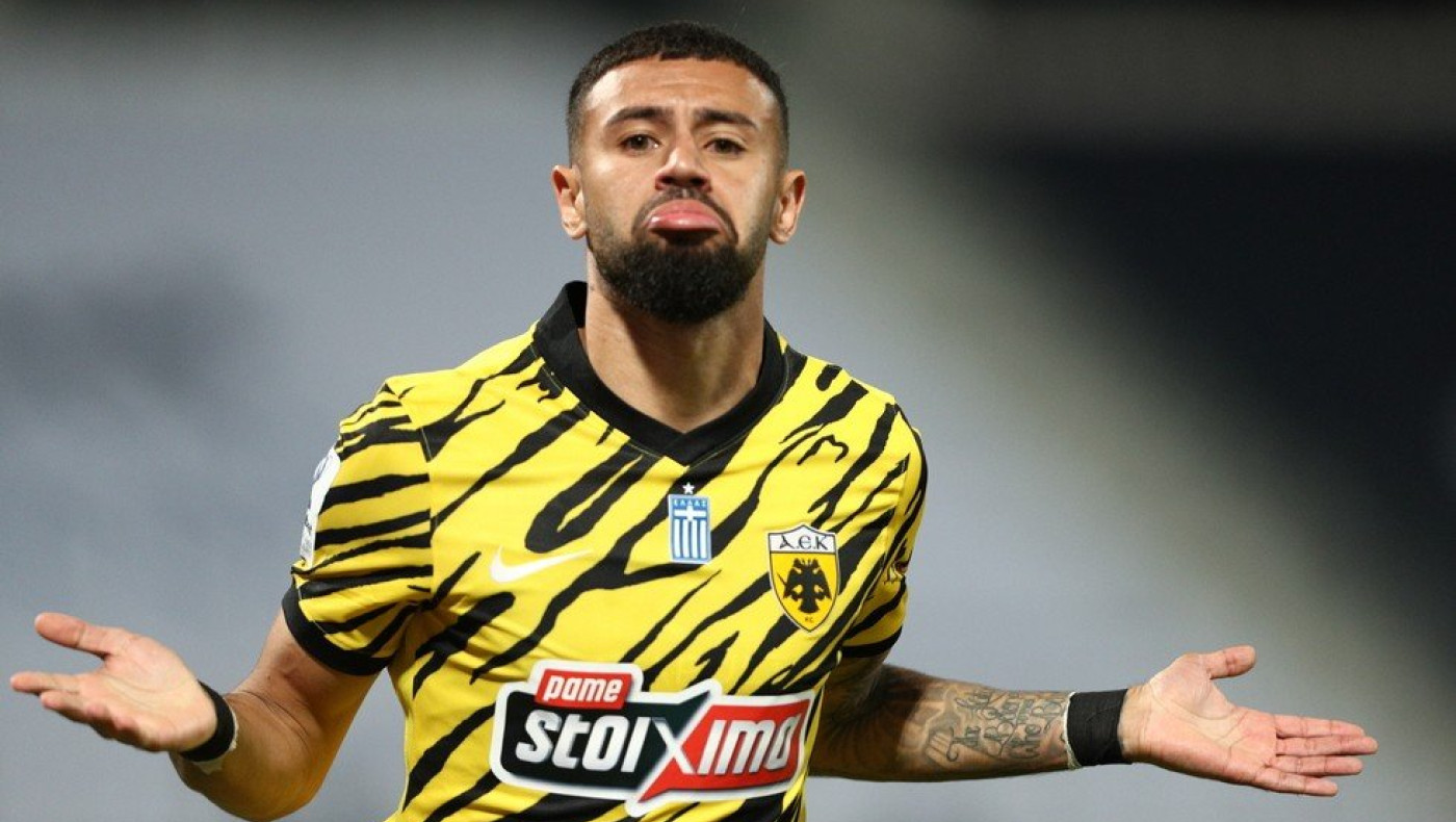 Στις καθυστερήσεις βάζει και δεύτερο γκολ η ΑΕΚ