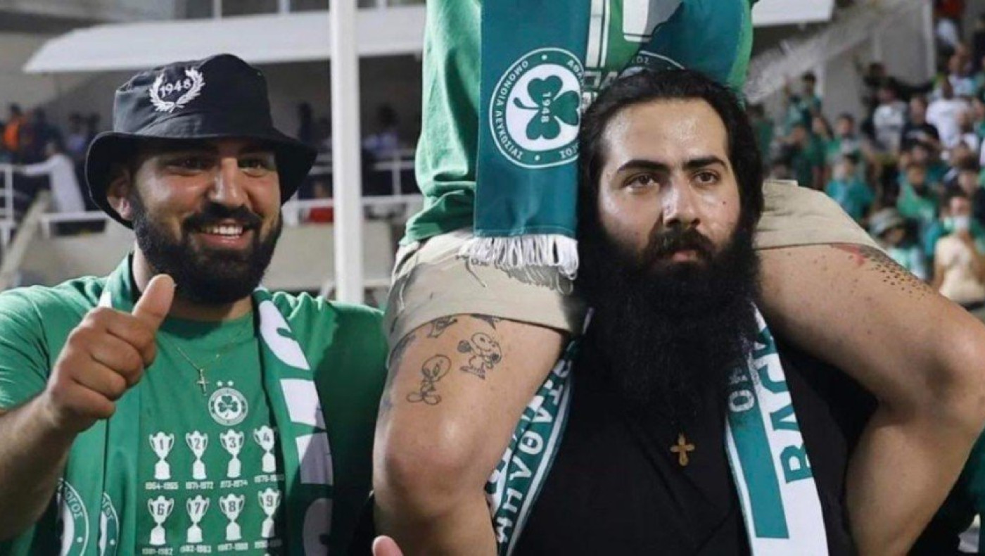 Κύπρος: Σε αργία ο ιερέας που φώναζε με ντουντούκα «γ@..Ω το ΑΠΟΕΛ» σε ποδοσφαιρικό αγώνα