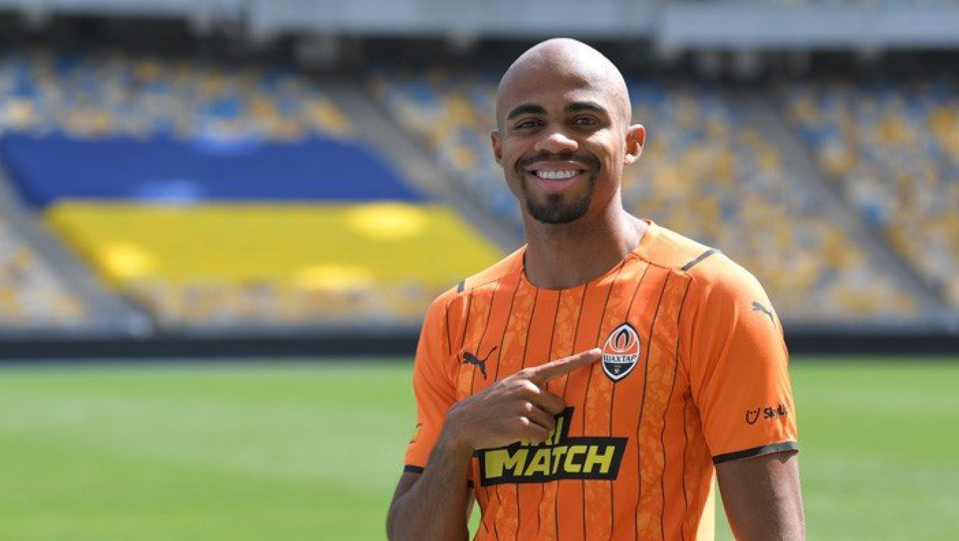 Πρωταθλητής χωρίς να ιδρώσει τη φανέλα ο Τέιλορ