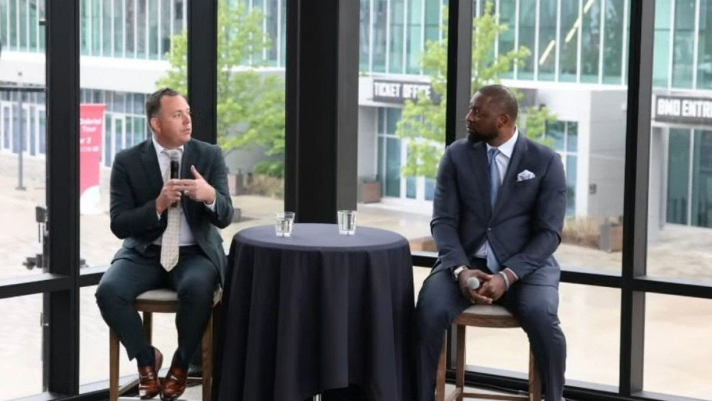 Έιντριαν Γκρίφιν για Αντετοκούνμπο: «Είναι σούπερ παθιασμένος για να πάρει δεύτερο πρωτάθλημα»