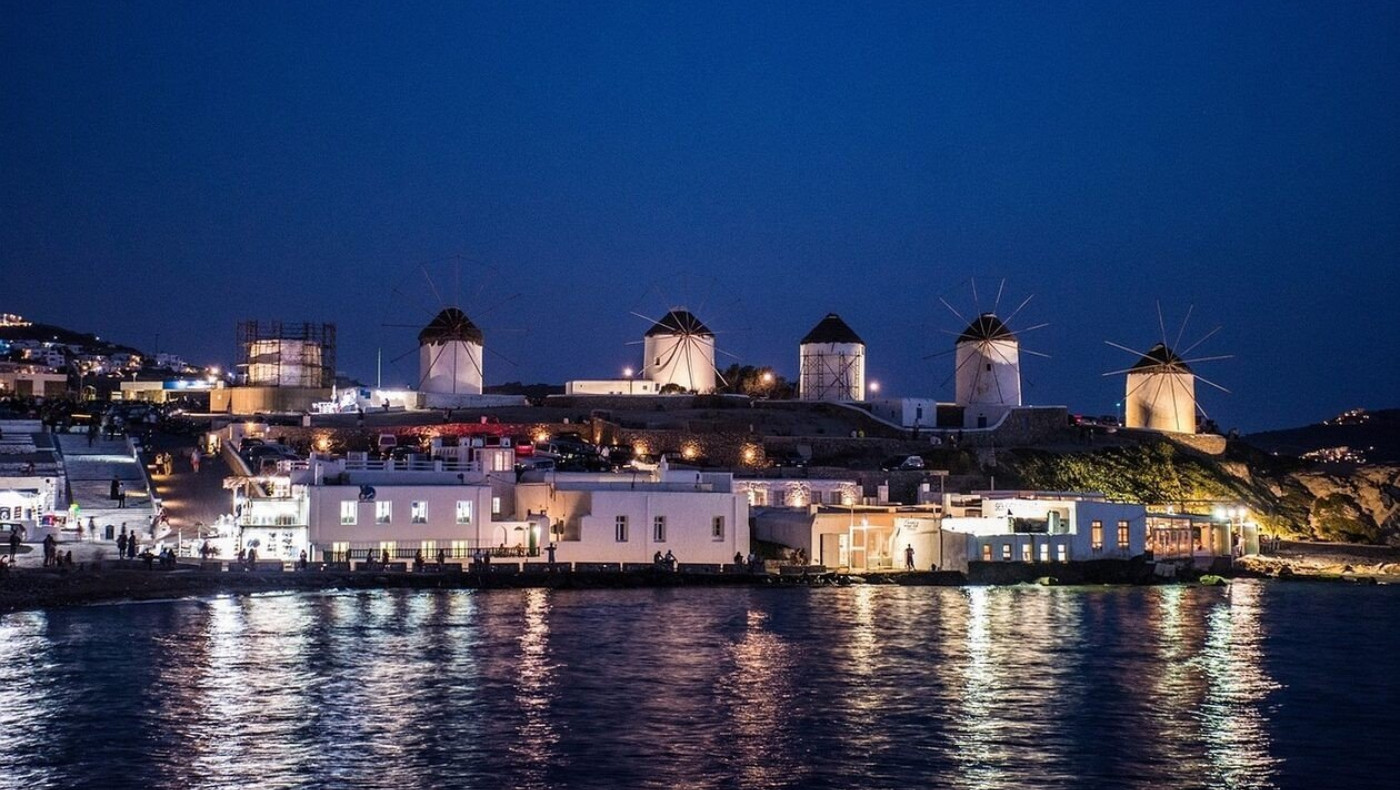 Μύκονος: «Λουκέτο» και σε strip club έβαλε η ΑΑΔΕ